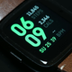 Imagen para el artículo titulado Fitbit Versa, análisis: este reloj es genial para fitness, pero le faltan apps y un GPS
